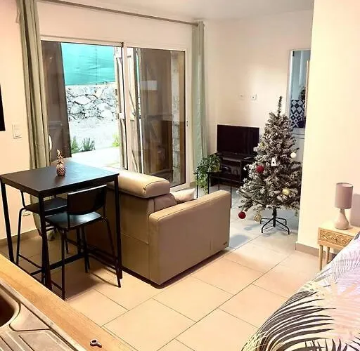 Studio Avec Terrasse Et Jacuzzi